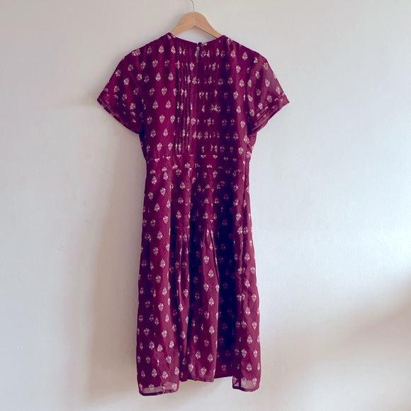 Little Midi burgundy dress perfect for Holiday time - Picture 3 of 6